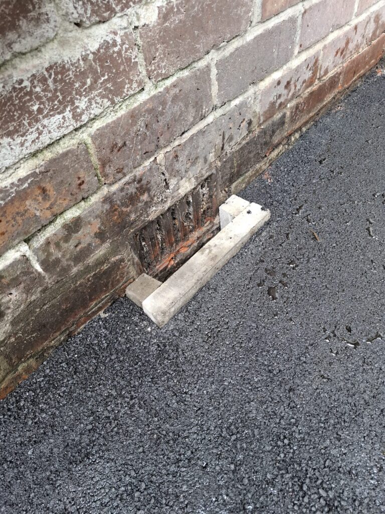 Excavation of heavily degraded surfacing to back yard, installation of new manhole covers and gulleys,
Installation of new surfacing works in Sheffield.